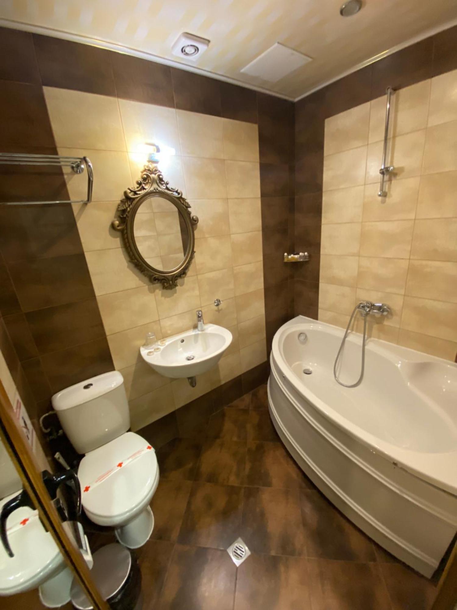 City Hotel Veliko Tarnovo Luaran gambar